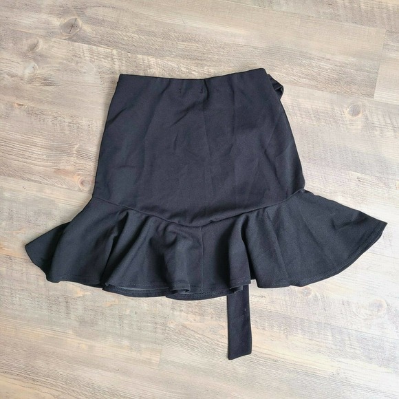 NWT Nastygal Collection Black Tulip Hem Tie Waist Skirt Size 2 - Picture 5 of 9